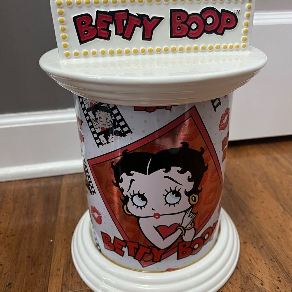 ⚡CLOSET CLEAR-OUT:PRICE DROP⚡Vintage Betty Boop Cookie Jar Tin Ceramic Base 2001